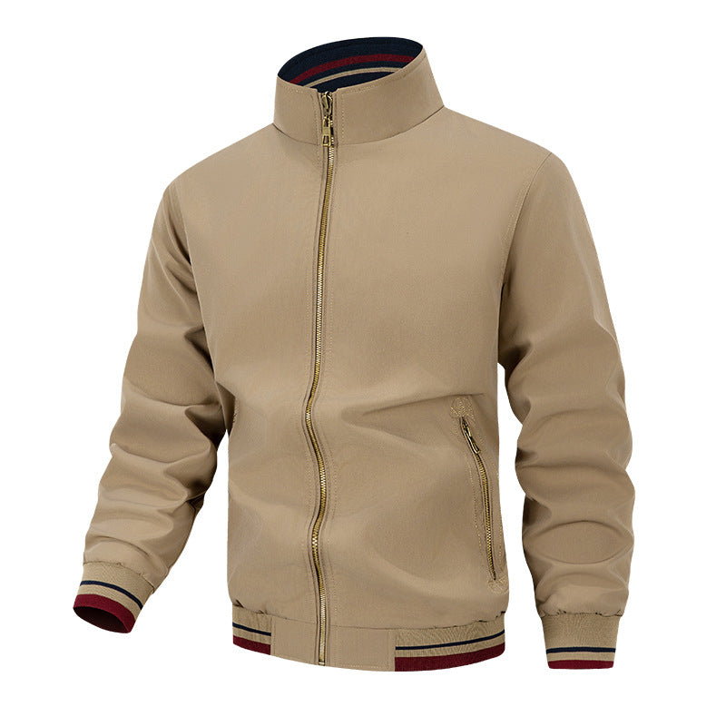 Herren modische Übergangsjacke mit hohem Kragen und praktischen Taschen Echoarchiv