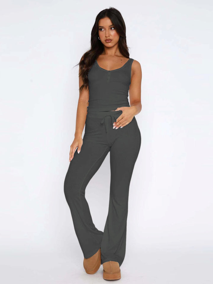 Damen lässiges Freizeit-Set mit kurzer Bluse und weiten Hosen Echo Archiv