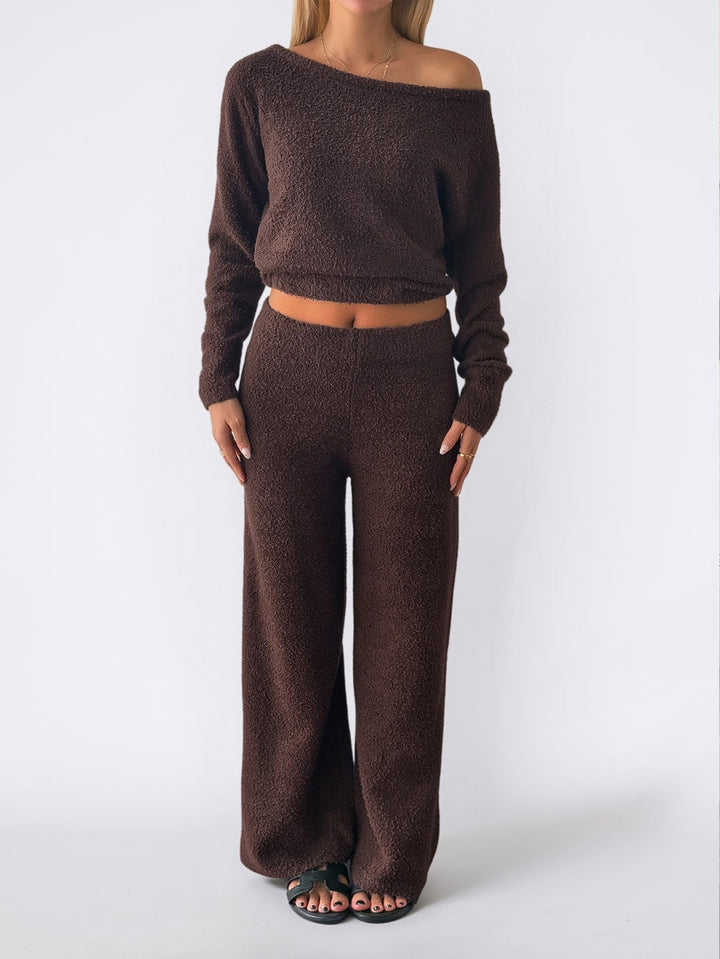 Damen nan kuscheliges Bouclé-Lounge-Set mit One-Shoulder-Crop-Pullover und Highwaist Palazzo-Hose Echo Archiv