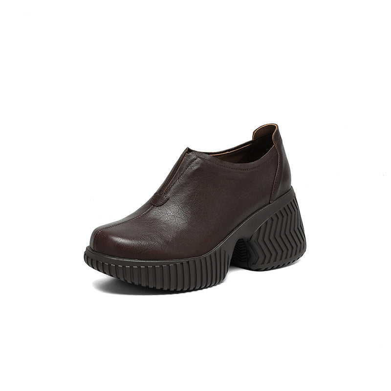 Damen Plateau-Slipper mit markanter Profilsohle und elastischem Einstieg Echo Archiv
