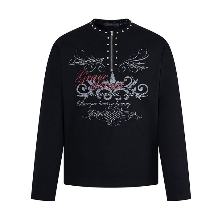 Damen Langarmshirt mit Halb-Reißverschluss, Nietenkragen und Barock-Schriftprint Echoarchiv