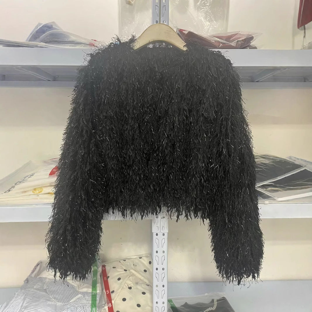 Damen kurze Kunstfelljacke mit shaggy Fransenstruktur, weicher Innenfutter und kastigem Cropped-Schnitt – Célinea