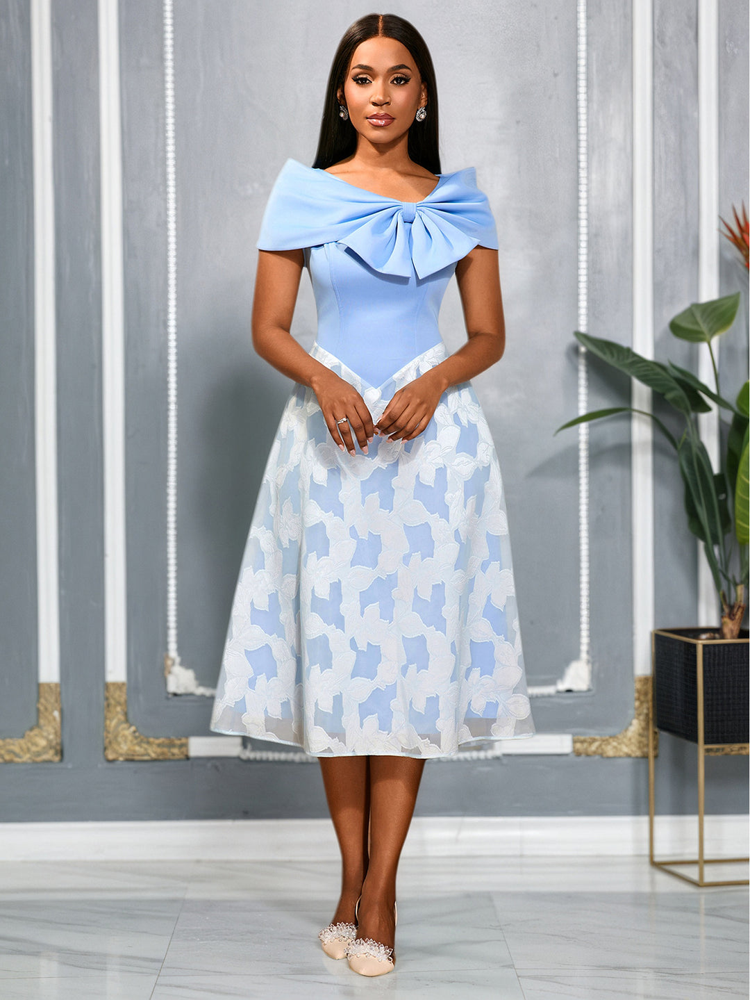 Damen festliches Cocktailkleid mit raffiniertem Überwurf und elegantem Rock Echo Archiv