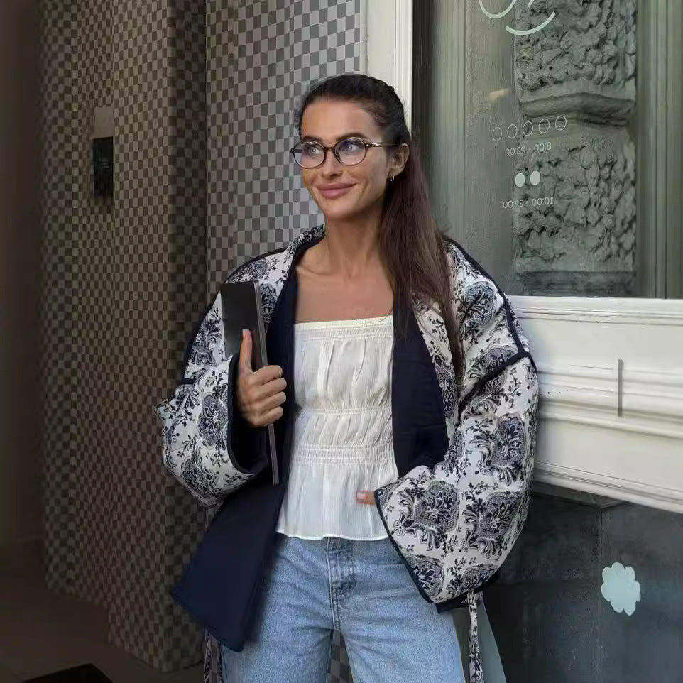 Damen gewattete Kimono-Jacke mit Taillengürtel und ornamentalem Print Echo Archiv