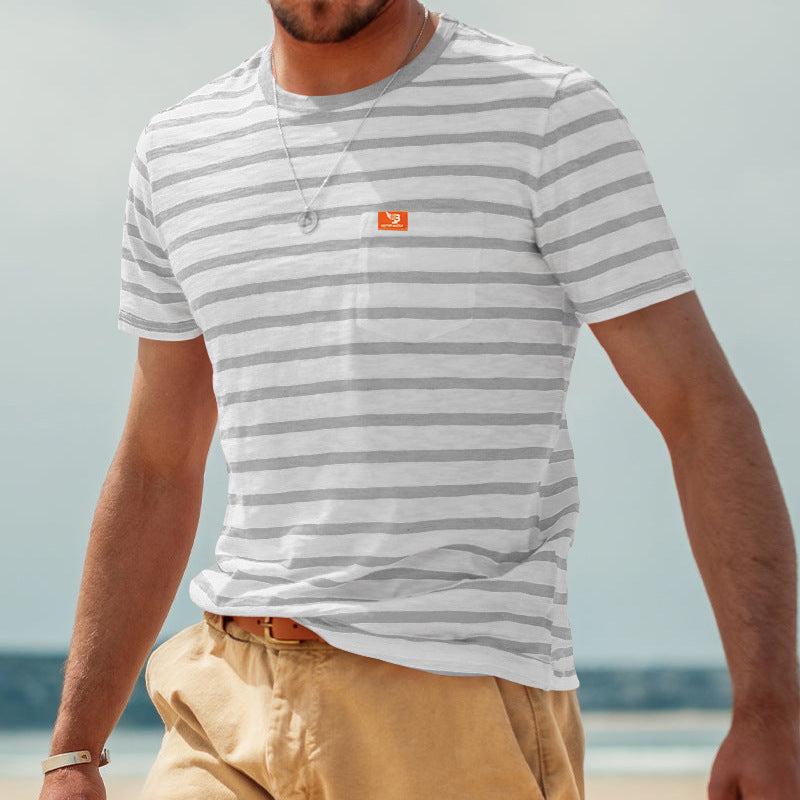 Herren Kurzarm T-Shirt mit maritimem Streifenmuster und praktischer Brusttasche Echoarchiv