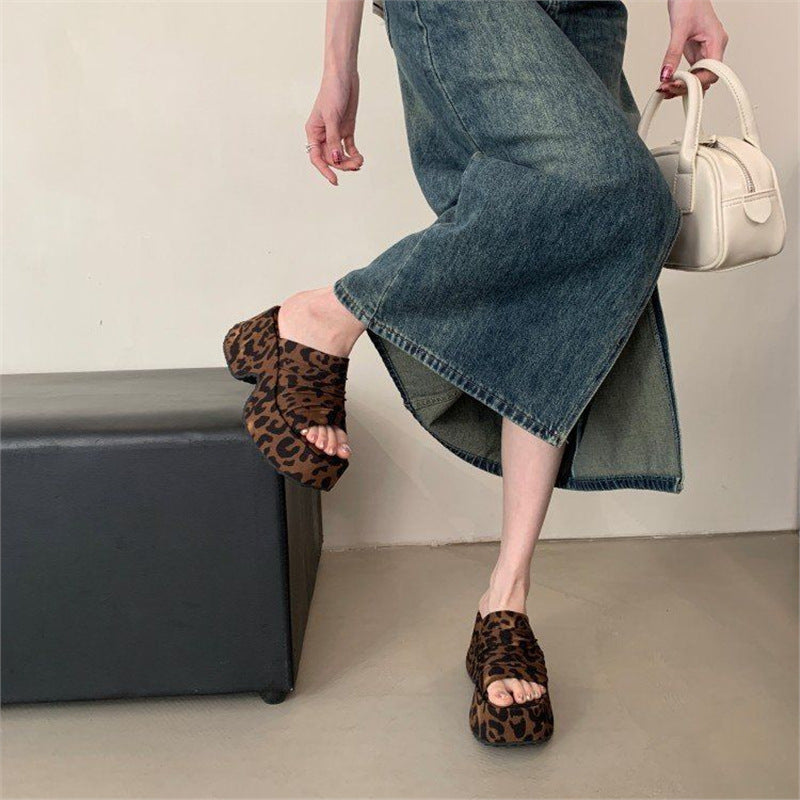 Damen Plateau-Pantoletten mit Leopardenprint und geknoteter Bandage – Sorelia