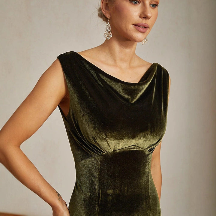 Damen Maxikleid aus samtigem Material mit elegantem Carmen-Ausschnitt Echo Archiv