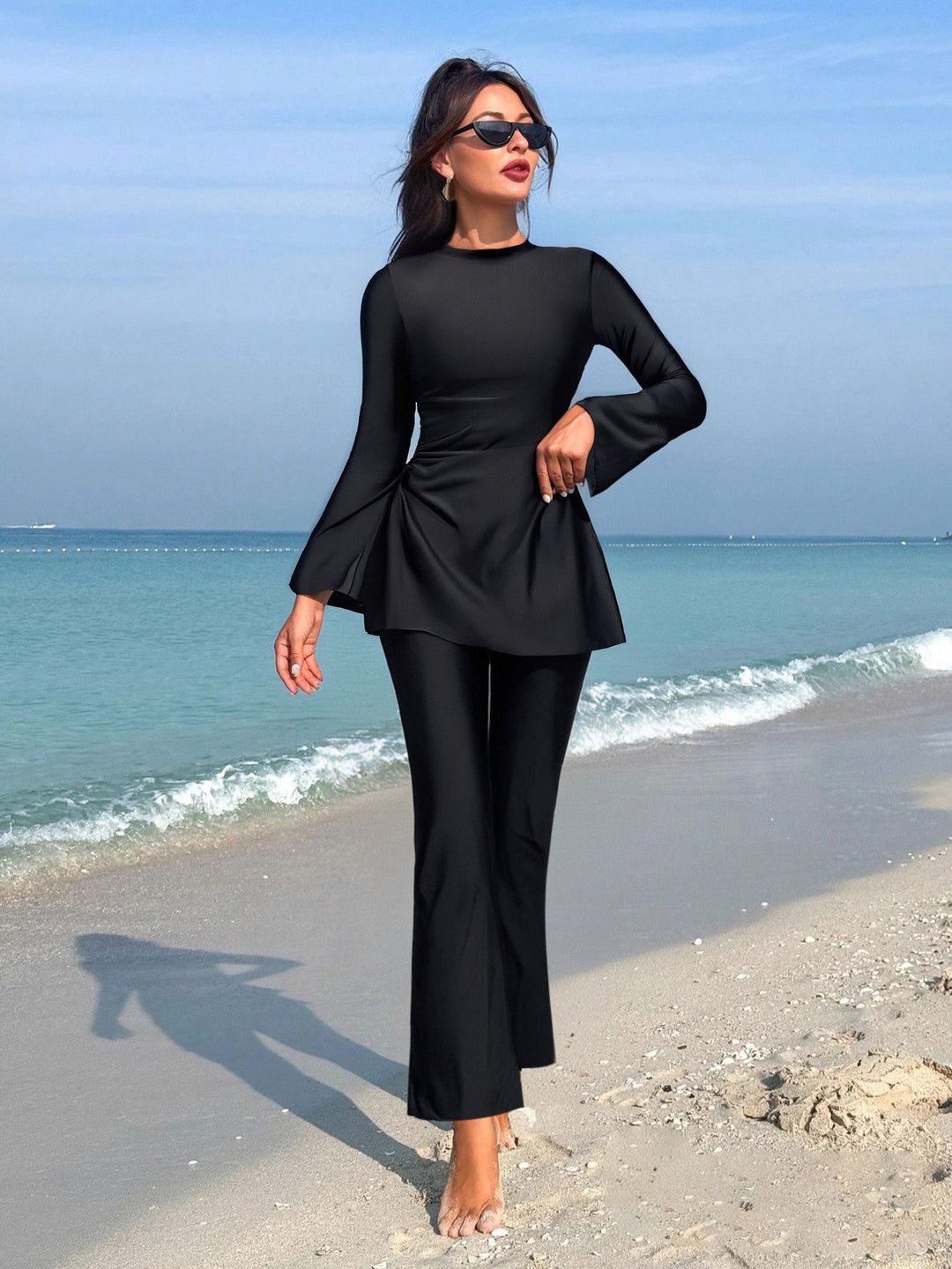 Damen eleganter Strandanzug mit weit schwingendem Oberteil Echo Archiv