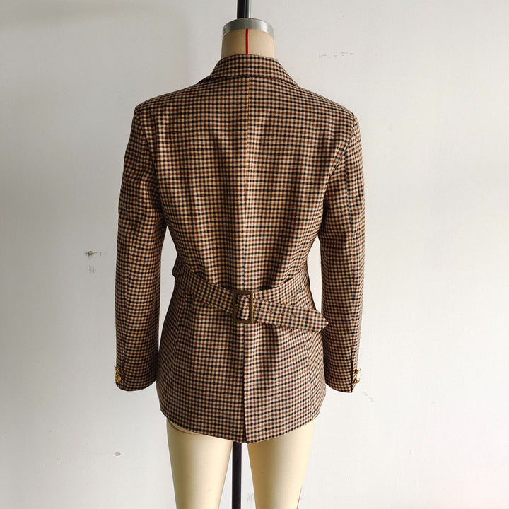 Damen schmal geschnittener Longblazer im Hahnentritt-Muster mit goldenen Zierknöpfen und Leistentaschen – Valéne