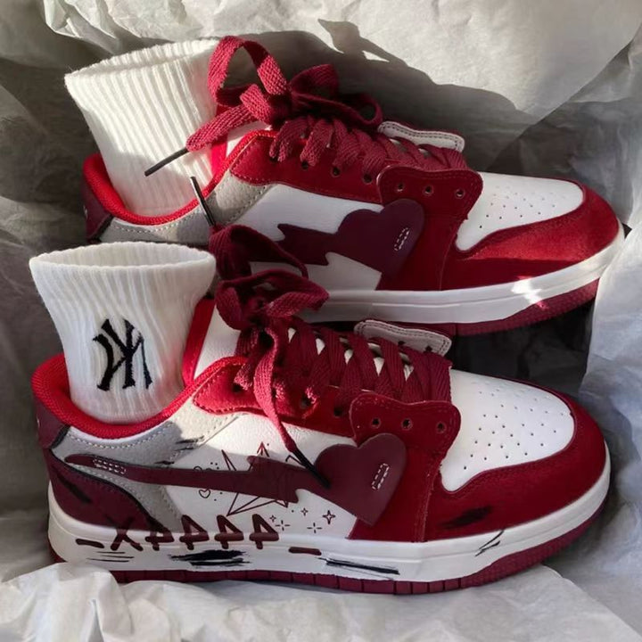 Damen Sneakers mit einzigartiger Herz-Applikation und modischem Detail Echo Archiv