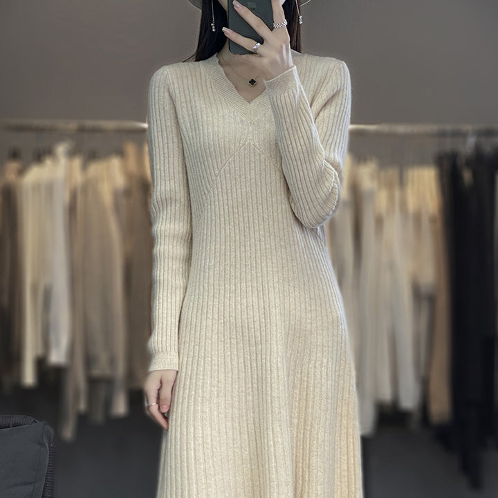 Damen Langes geripptes Strickmidikleid mit taillierter Silhouette und A‑Linien-Rock Echoarchiv