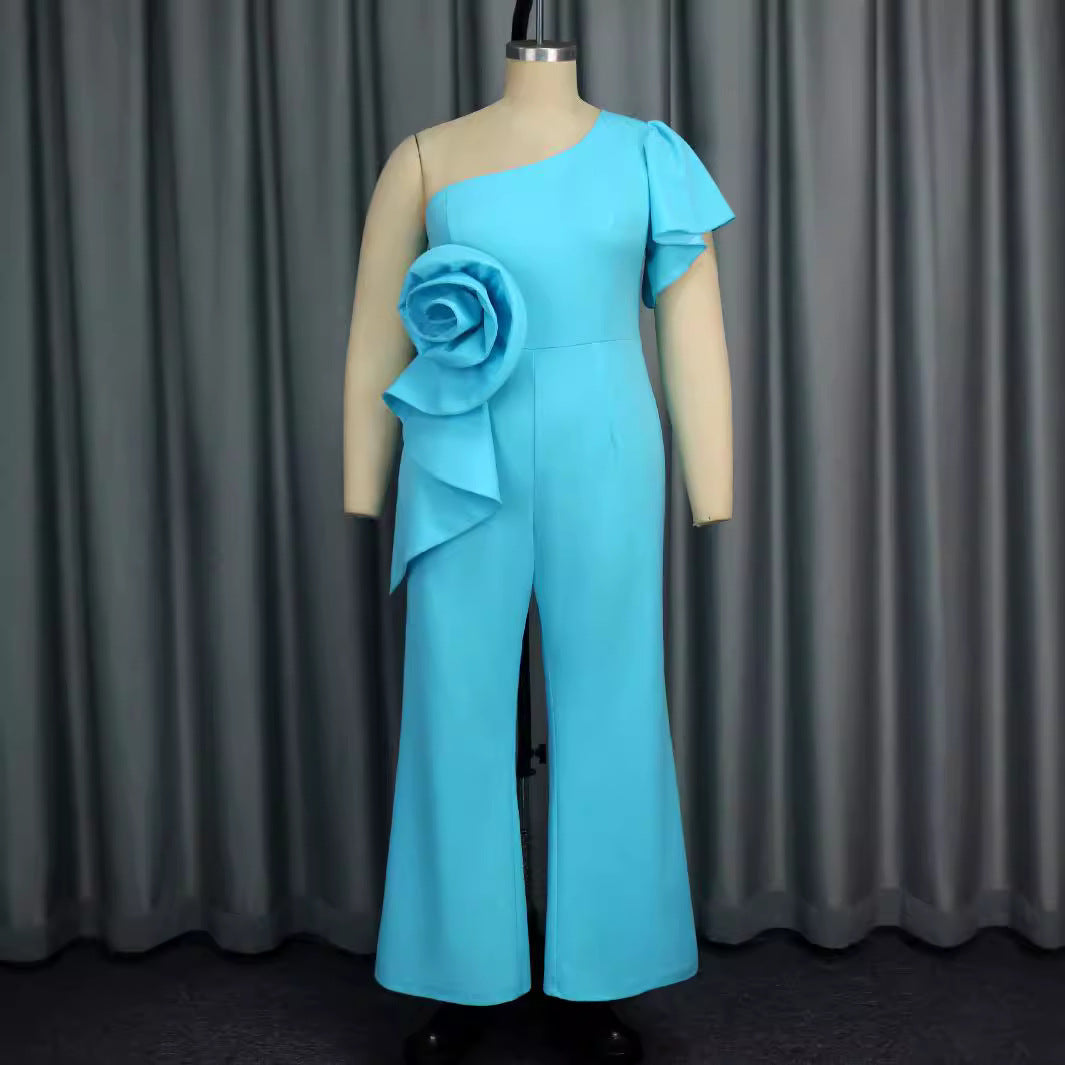 Damen Jumpsuit mit asymmetrischem Schnitt und voluminösem Blumenakzent Echo Archiv