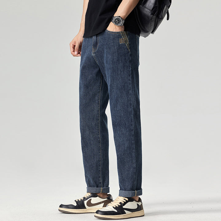 Herren lässige Denim-Jeans im modernen Schnitt und hoher Taille Echoarchiv