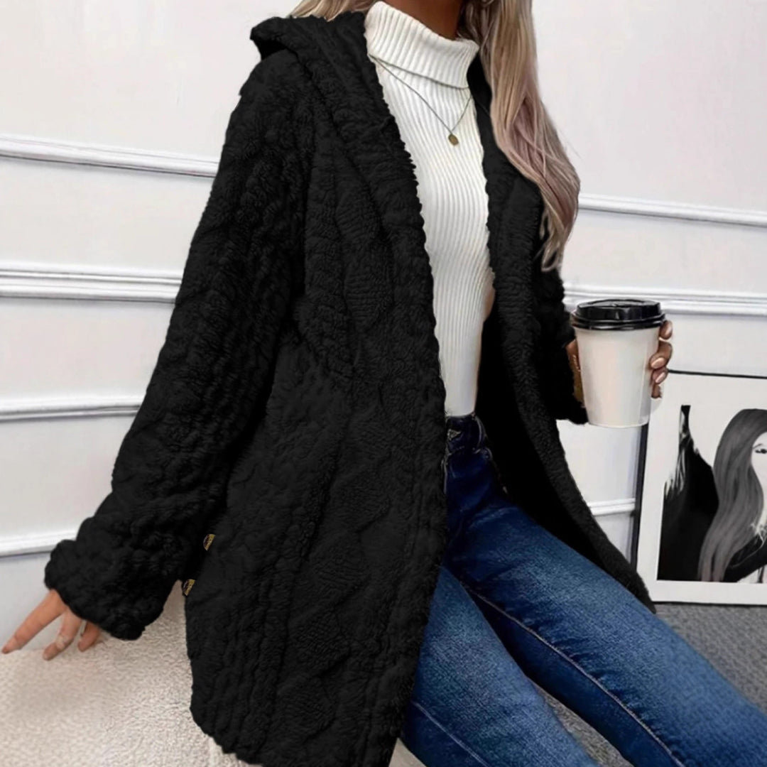 Damen Oversize Strickmantel mit Kapuze, Jacquard‑Struktur und Knopfleiste – Veloura
