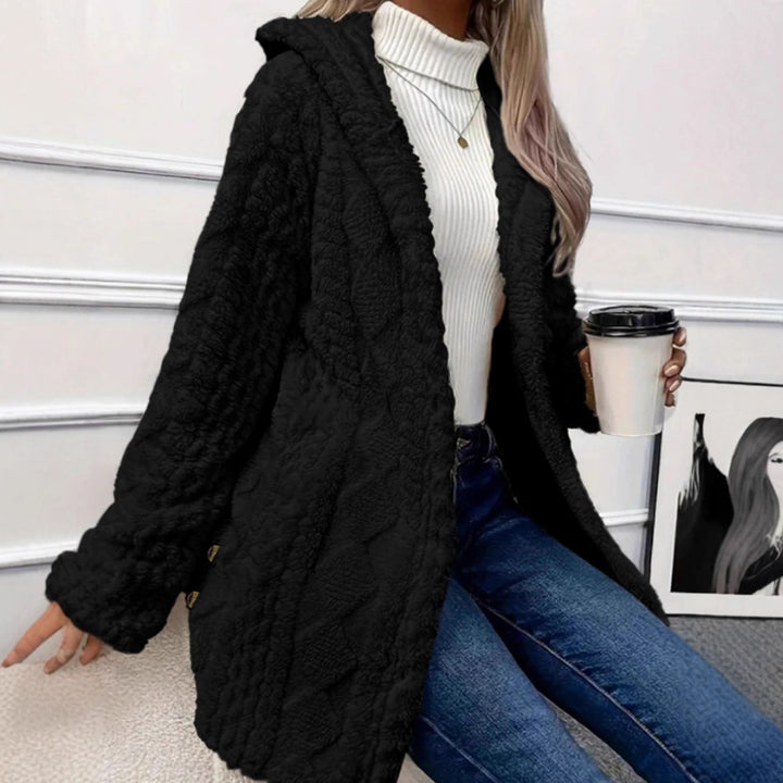 Damen Oversize Strickmantel mit Kapuze, Jacquard‑Struktur und Knopfleiste – Veloura