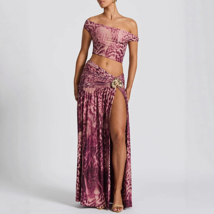 Damen Elegantes Oberteil mit hoch geschnittenem Rock im Tierdruck Echo Archiv