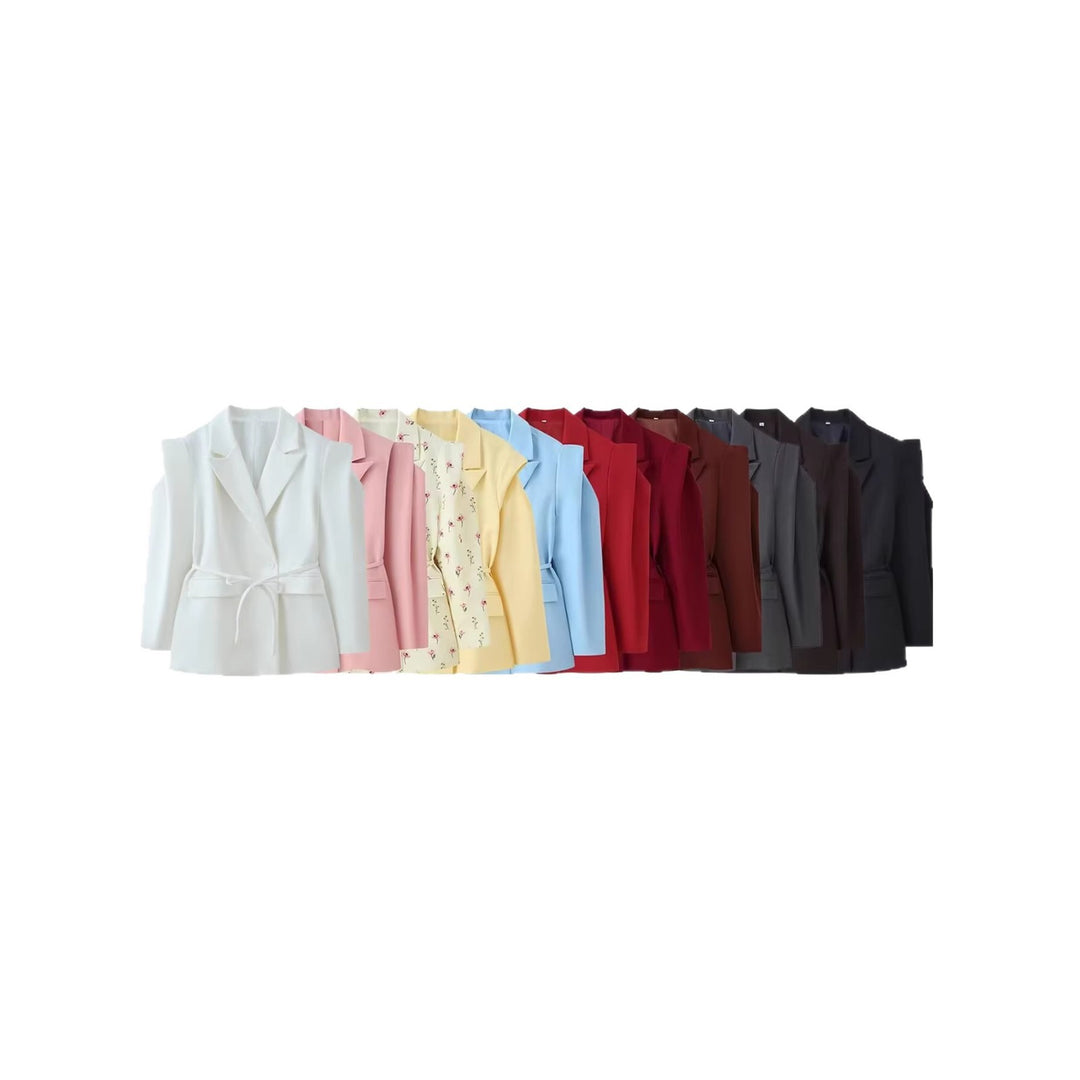 Damen Blazer mit Cut-Out‑Schultern, Taillengürtel und Pattentaschen Echoarchiv