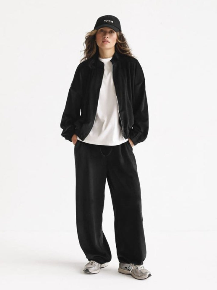Damen ausgestelltes Velours-Jogginganzug-Set mit kurzer Reißverschlussjacke und hochtaillierter Kordelhose – Avérine