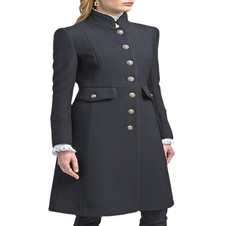 Damen Taillierter Mantel im Uniform‑Tailoring mit Stehkragen, Zierknopfleiste und Pattentaschen Echoarchiv