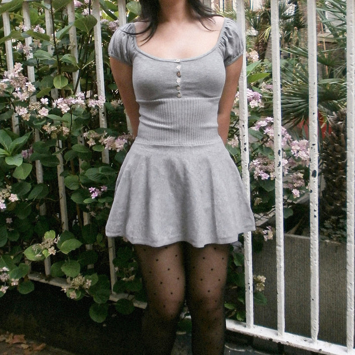 Damen Freizeitkleid mit Puffärmeln und Knopfleiste Echo Archiv