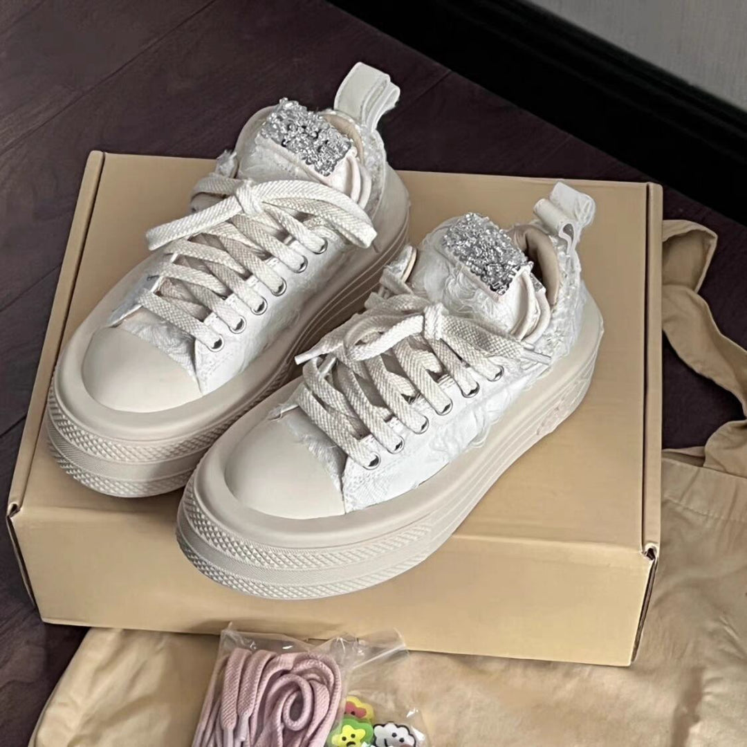 Damen Sneakers mit glitzernden Applikationen und hochgezogenem Plateau Echo Archiv