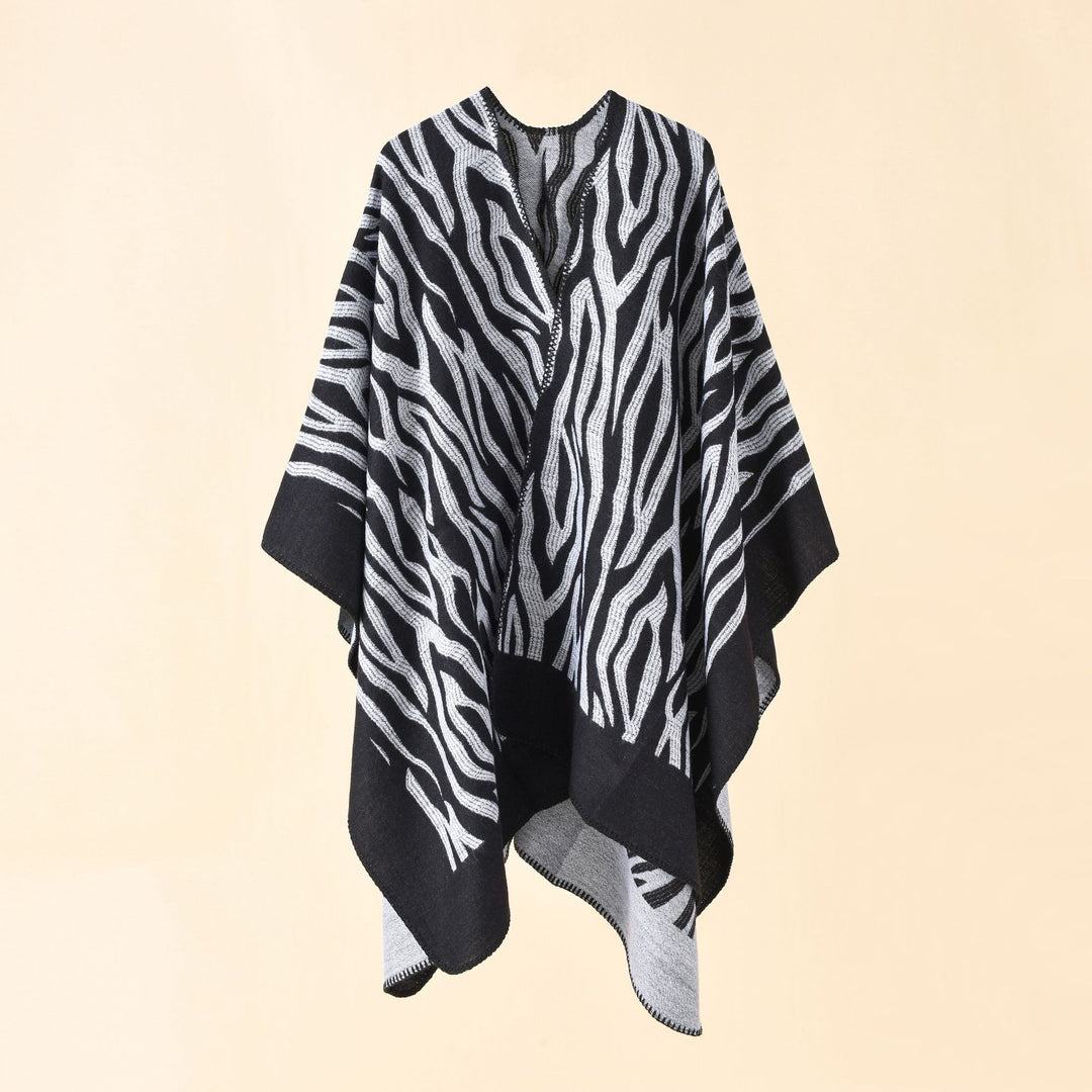 Damen Zebra‑Jacquard Poncho‑Cape im Oversize‑Kimono‑Fall aus weichem Feinstrick Echo Archiv