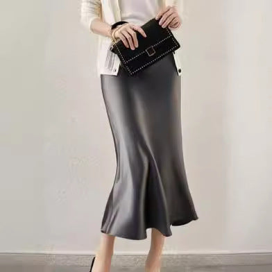 Damen Fließender Satin-Midirock mit Bias-Cut und Trompetensaum Echo Archiv