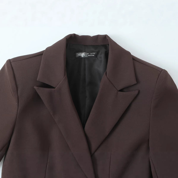 Damen Cropped-Blazer mit Doppelknopf, tailliertem Schnitt und schmalem Revers Echo Archiv