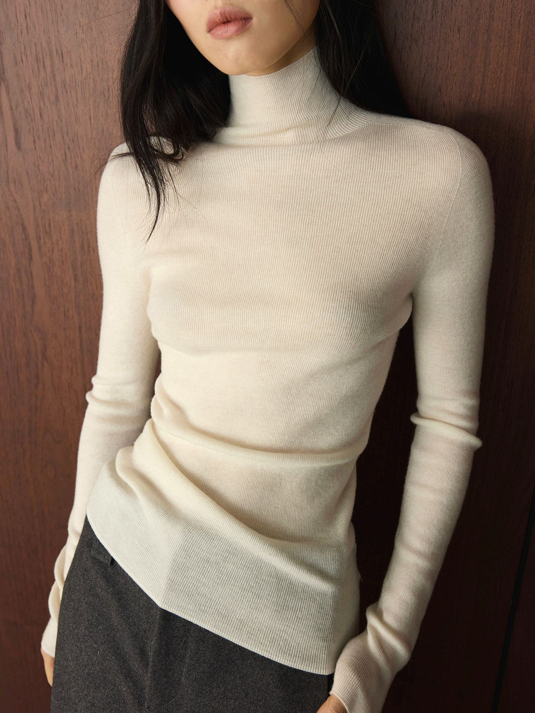 Damen Schmal geschnittener Rollkragenpullover aus Merino‑Mix Feinstrick Echoarchiv