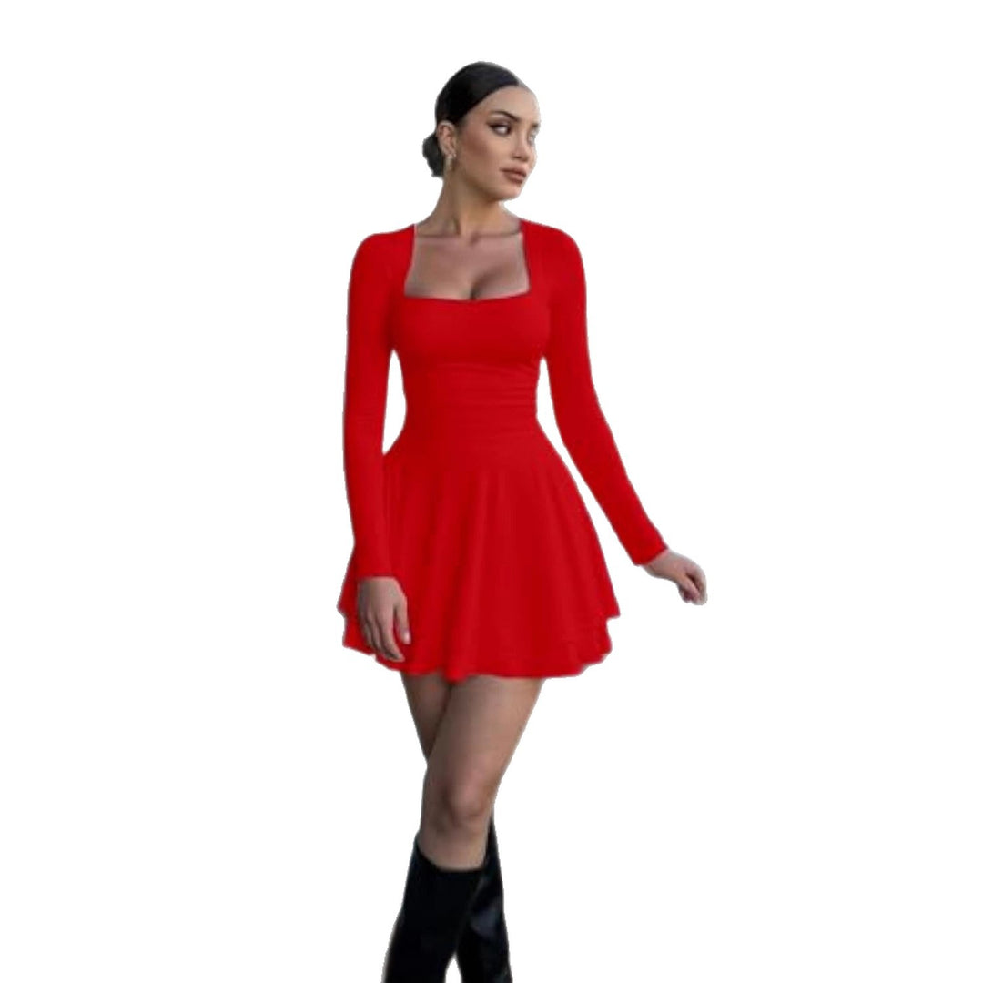 Damen Figurbetontes Jersey-Minikleid mit quadratischem Ausschnitt, taillierter Passform und Stufenrock – Élara