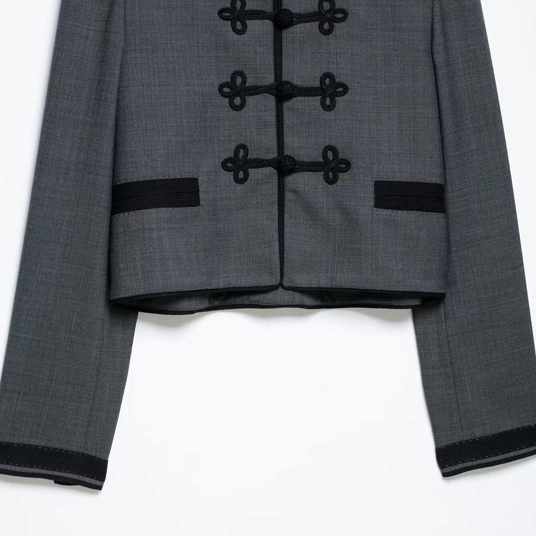 Damen Kurze Jacke im Mandarinstil mit Zierknotenverschluss und taillierter Silhouette Echoarchiv