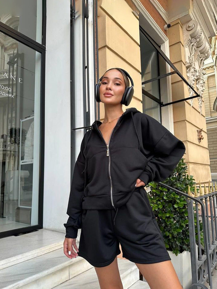 Damen nan kurzes Kapuzen-Sweatshirt mit Reißverschluss und elastischer Highwaist-Relax-Shorts Set Echo Archiv