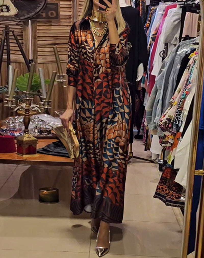 Damen nan fließendes Satin-Hemdkleid mit Hemdkragen, geometrischem Mosaikprint und legerer Maxilänge Echo Archiv