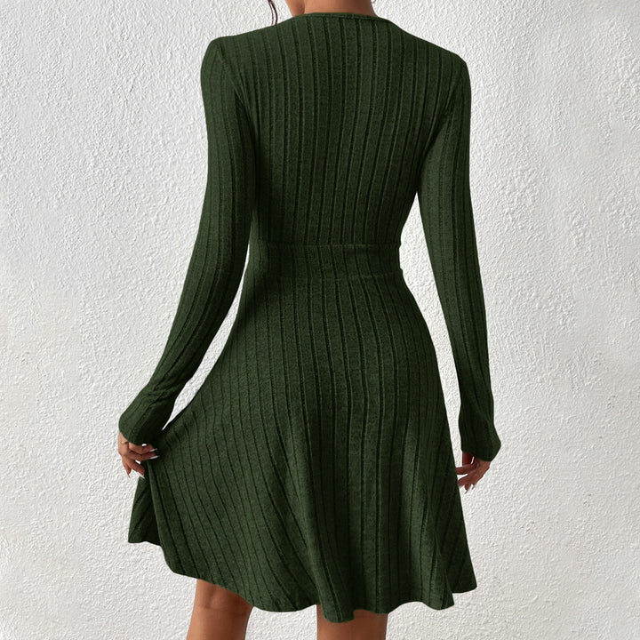 Damen figurschmeichelndes geripptes Wickel-Strickkleid mit tailliertem Bund und ausgestelltem Rock – Valéora