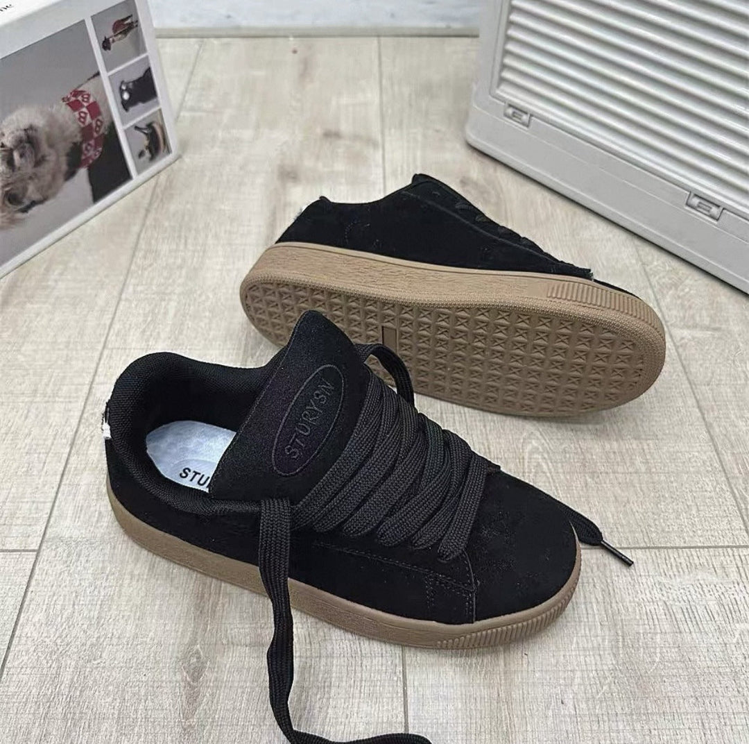 Damen Sneaker aus weichem Wildleder mit rutschfester Sohle Echo Archiv