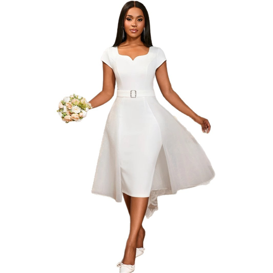 Damen A-Linien Kleid mit tailliertem Gürtel und elegantem Herzausschnitt Echo Archiv