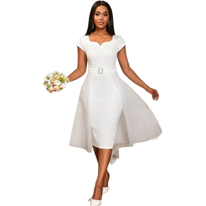 Damen A-Linien Kleid mit tailliertem Gürtel und elegantem Herzausschnitt Echo Archiv