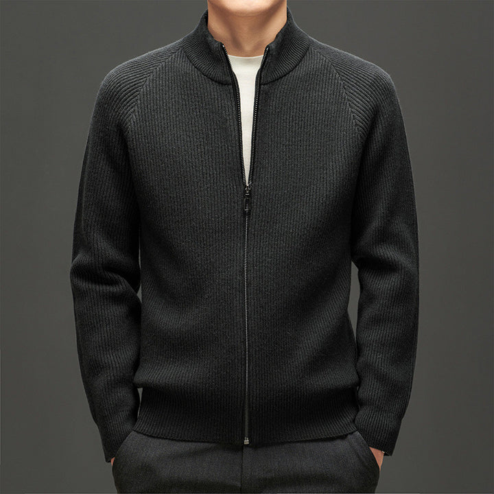 Herren modischer Strickjacke mit hohem Kragen und Reißverschluss Echoarchiv