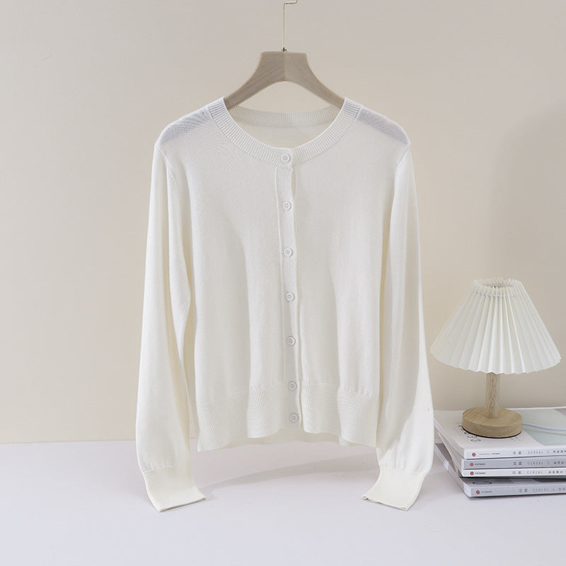 Damen Feiner Knopf-Cardigan mit Rundhalsausschnitt, schmaler Passform und Rippenabschlüssen Echo Archiv