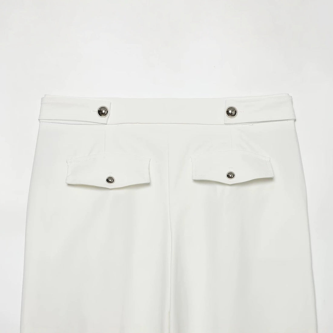 Damen Hochgeschnittene weite Hose mit sichtbarer Knopfleiste und Bundriegel Echoarchiv