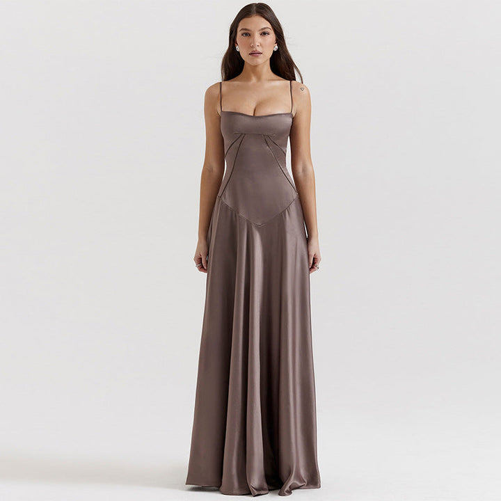 Damen Elegantes Abendkleid mit tailliertem Schnitt und schwingendem Rock Echoarchiv