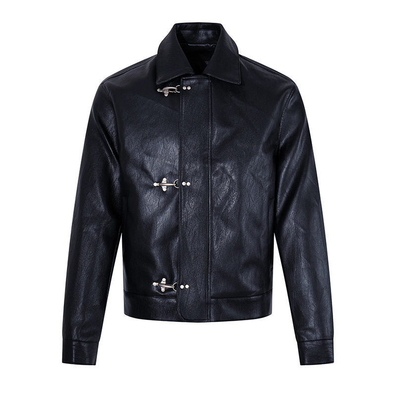 Herren Lederjacke mit Knebelverschlüssen, kurzem Schnitt und Hemdkragen Echoarchiv