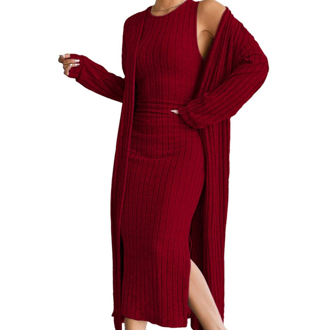 Damen geripptes Midikleid mit figurformendem Bustieroberteil hohem Seitenschlitz und passendem Longcardigan aus Feinstrick – Élara