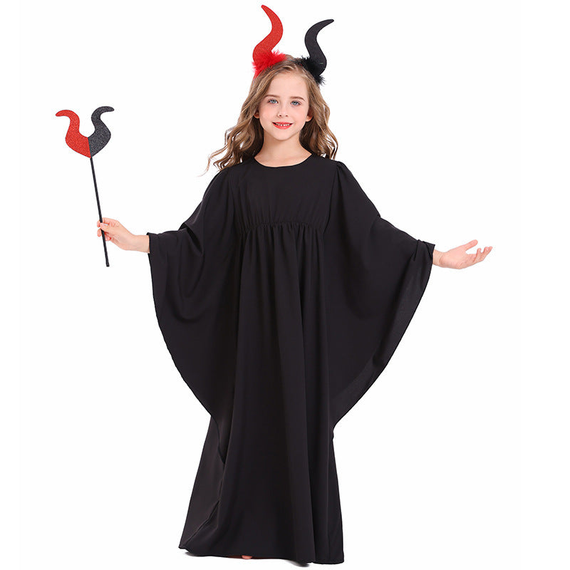 Mädchen märchenhaftes Kleid mit weitem Ärmeln und floralem Gürtel Echo Archiv
