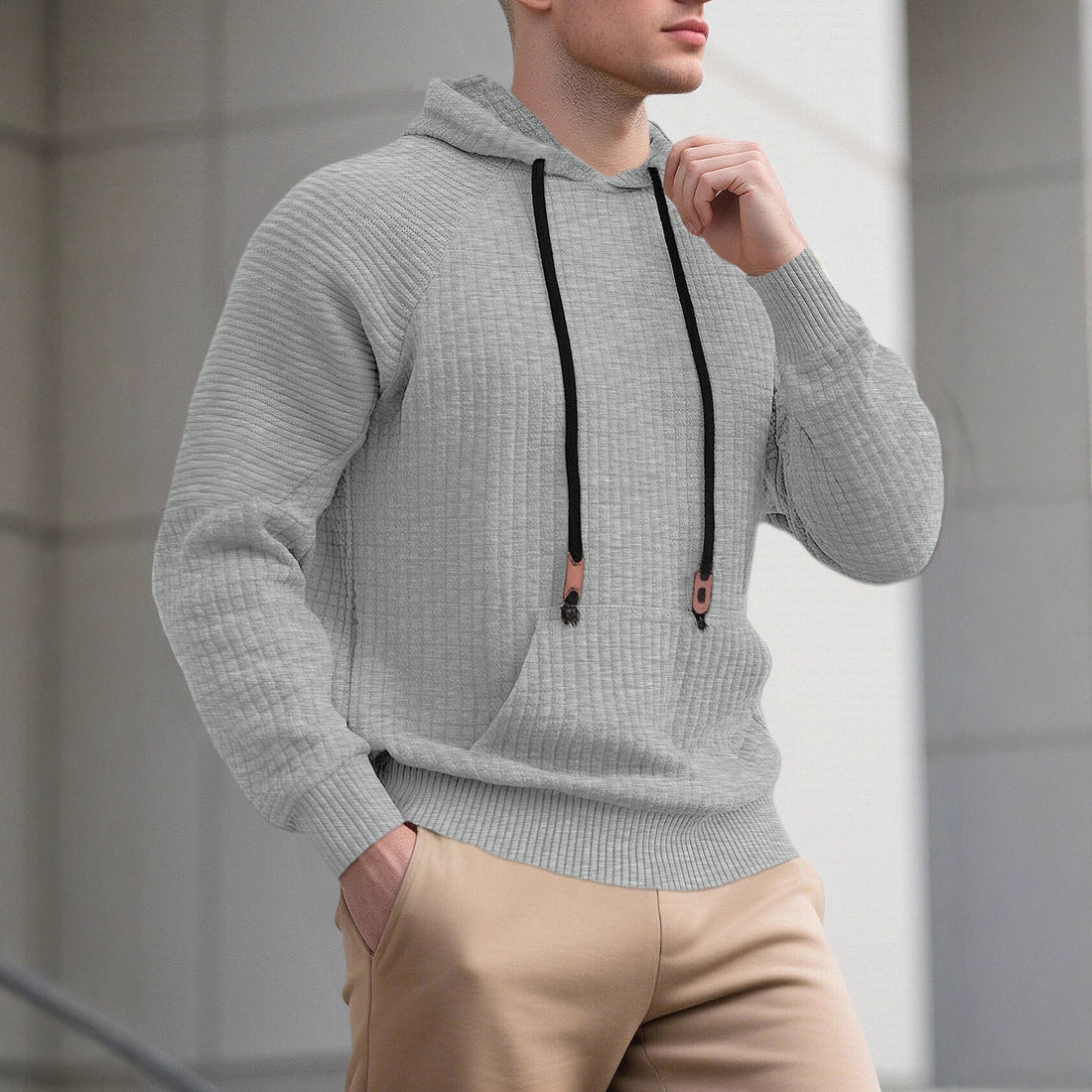 Herren sportlicher Kapuzenpullover mit innovativem Strukturdesign und praktischen Kordelzügen – Cavarno