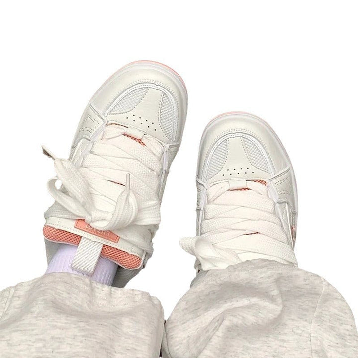 Damen Sportliche Sneakers mit praktischer Schnürung und atmungsaktiver Mesh-Oberfläche Echo Archiv