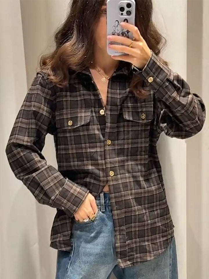 Damen Kariertes Overshirt mit Brusttaschen und goldenen Druckknöpfen Echoarchiv