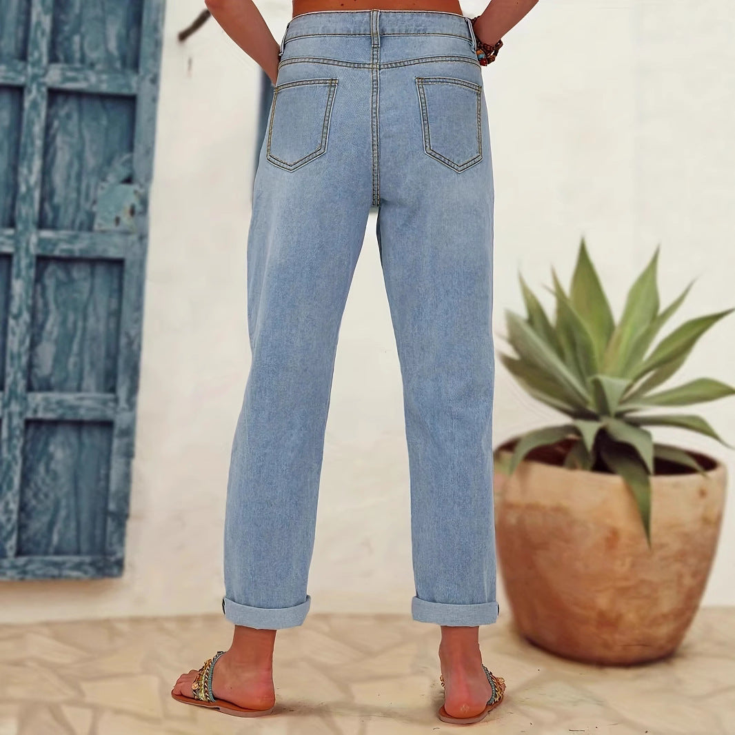 Damen Gerade geschnittene Jeans mit bunten Blumenapplikationen und leichten Destroy-Details Echo Archiv