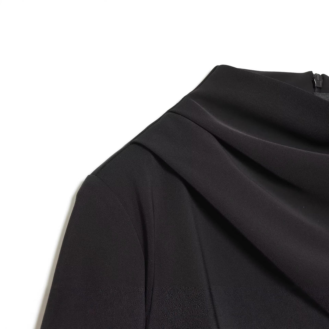 Damen Enganliegendes Minikleid mit drapiertem Stehkragen Echoarchiv