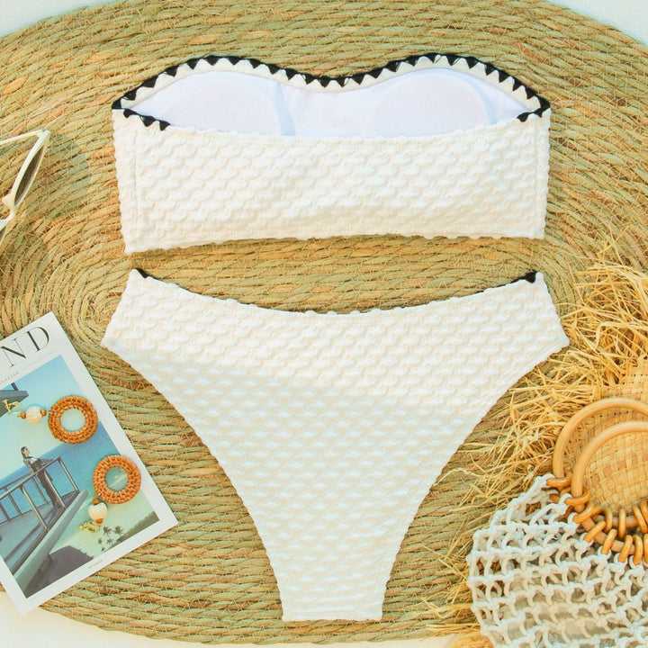 Damen Bandeau-Bikini mit strukturiertem Obermaterial und geschmackvollen Akzenten Echo Archiv